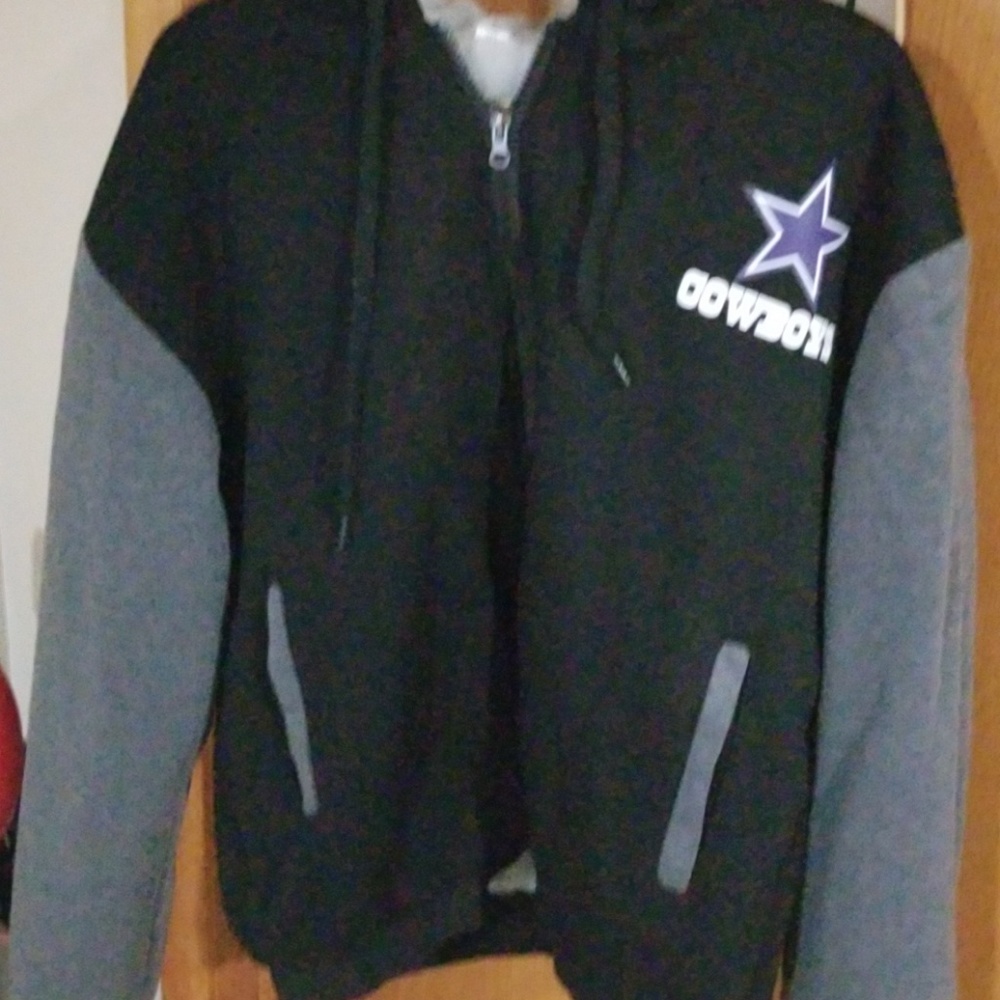 Dallas cowboys zipped up sweat jacket